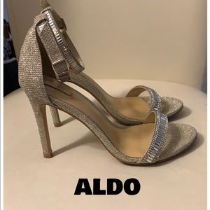 AMAZING Aldo Champagne Crystal Beaded Polesia